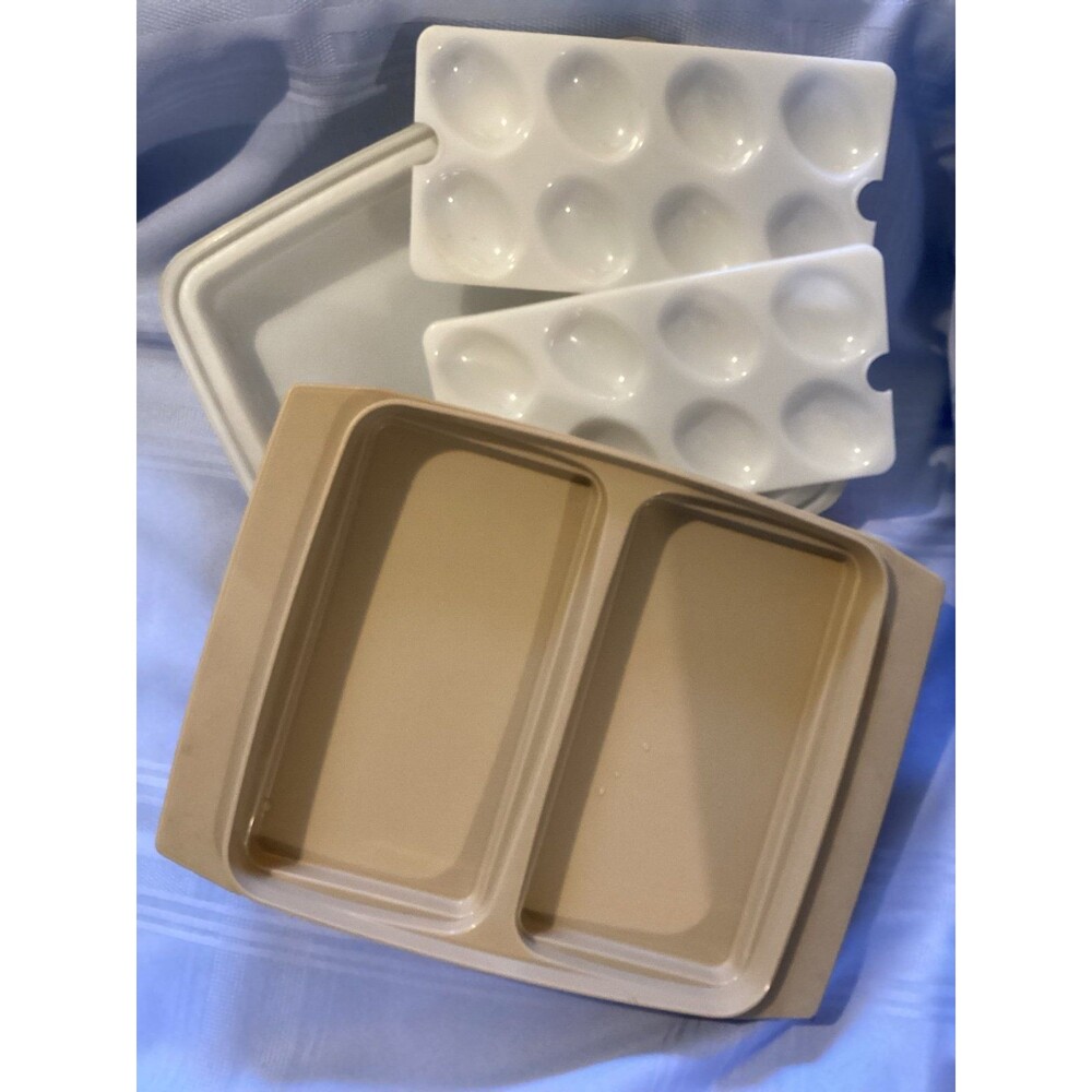 Tupperware Vintage Deviled Egg Tray Keeper Carrier Beige & White